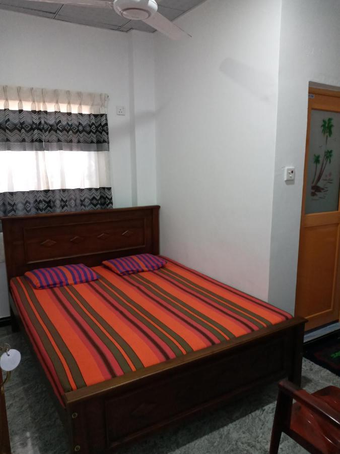 David Villa Anuradhapura Bagian luar foto