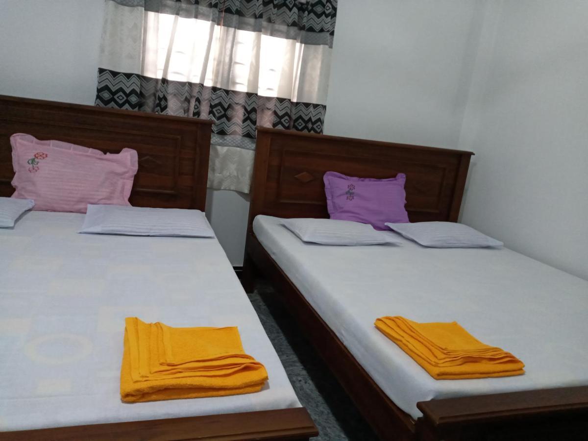 David Villa Anuradhapura Bagian luar foto