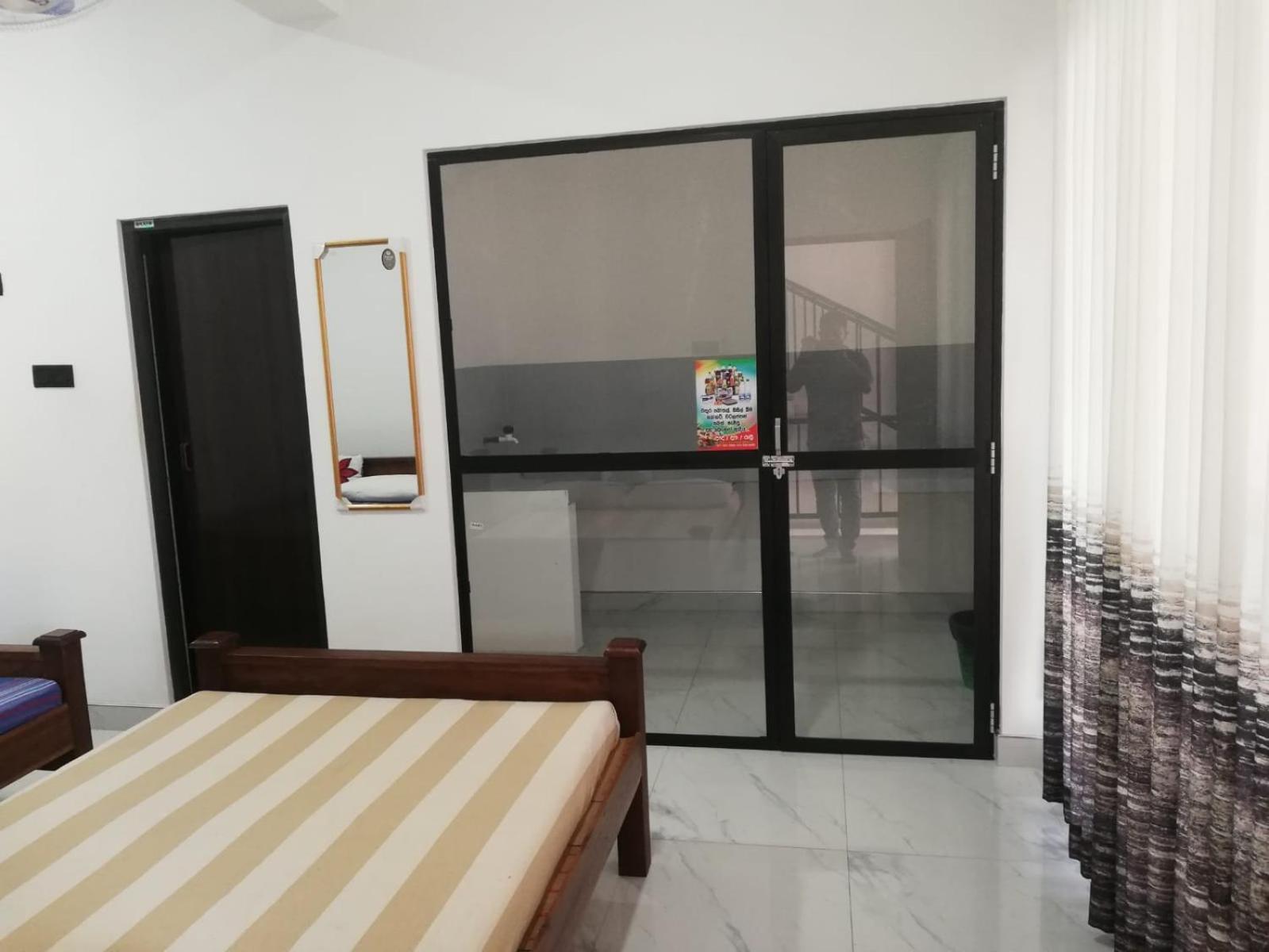 David Villa Anuradhapura Bagian luar foto